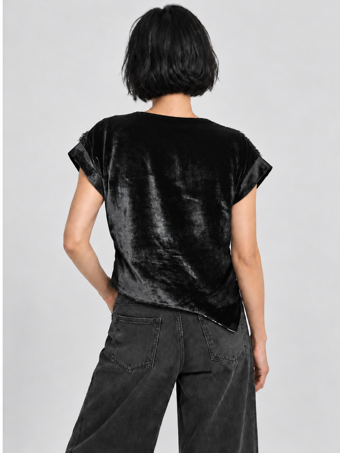 NIGHT CHAAM | Black