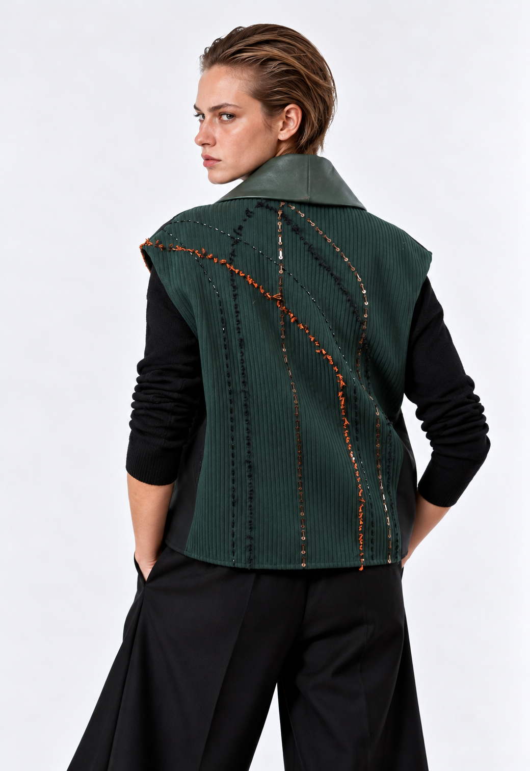 Menar Wool Vest | Black & Dark Green